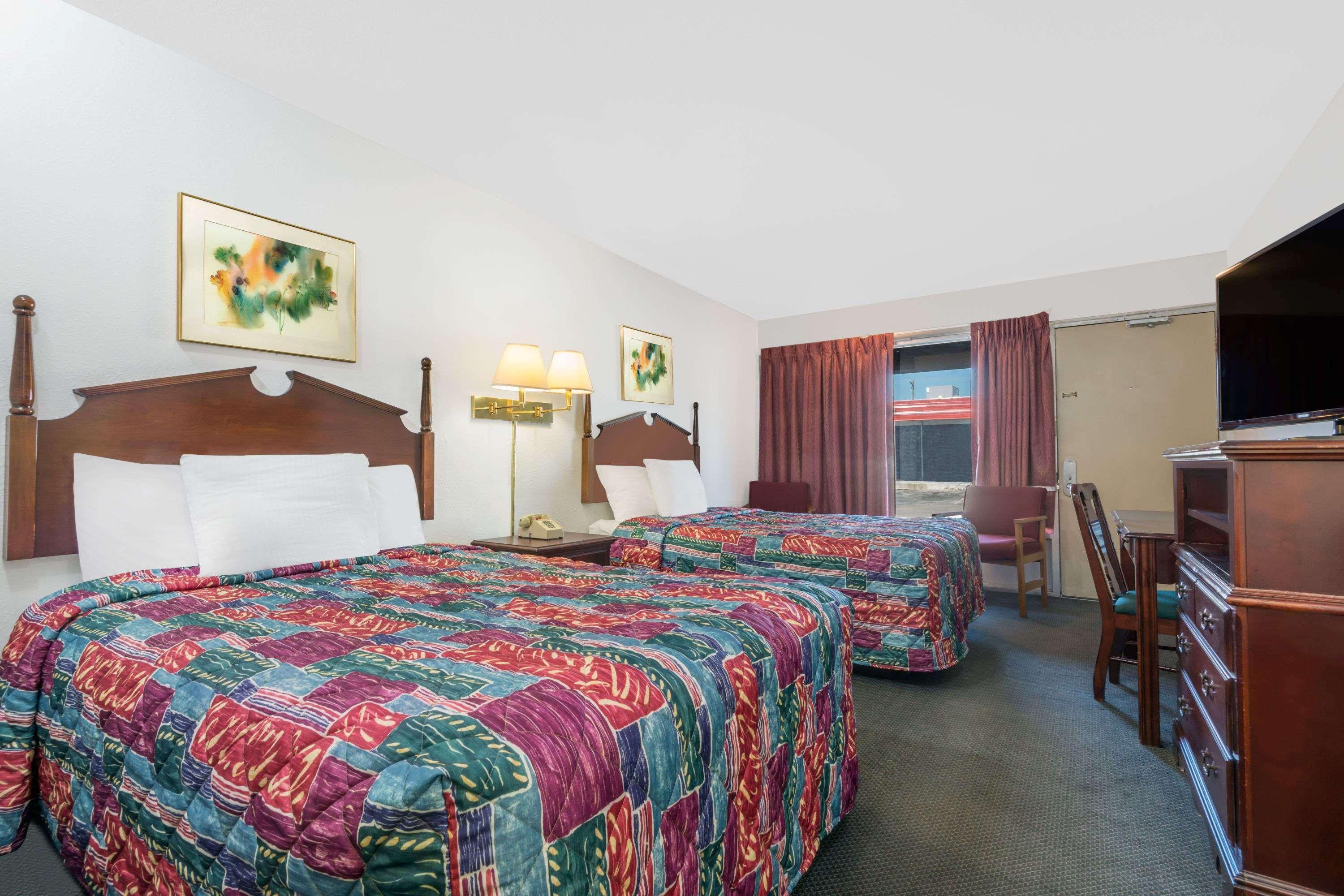 Days Inn By Wyndham Mt. Sterling Mount Sterling Eksteriør billede